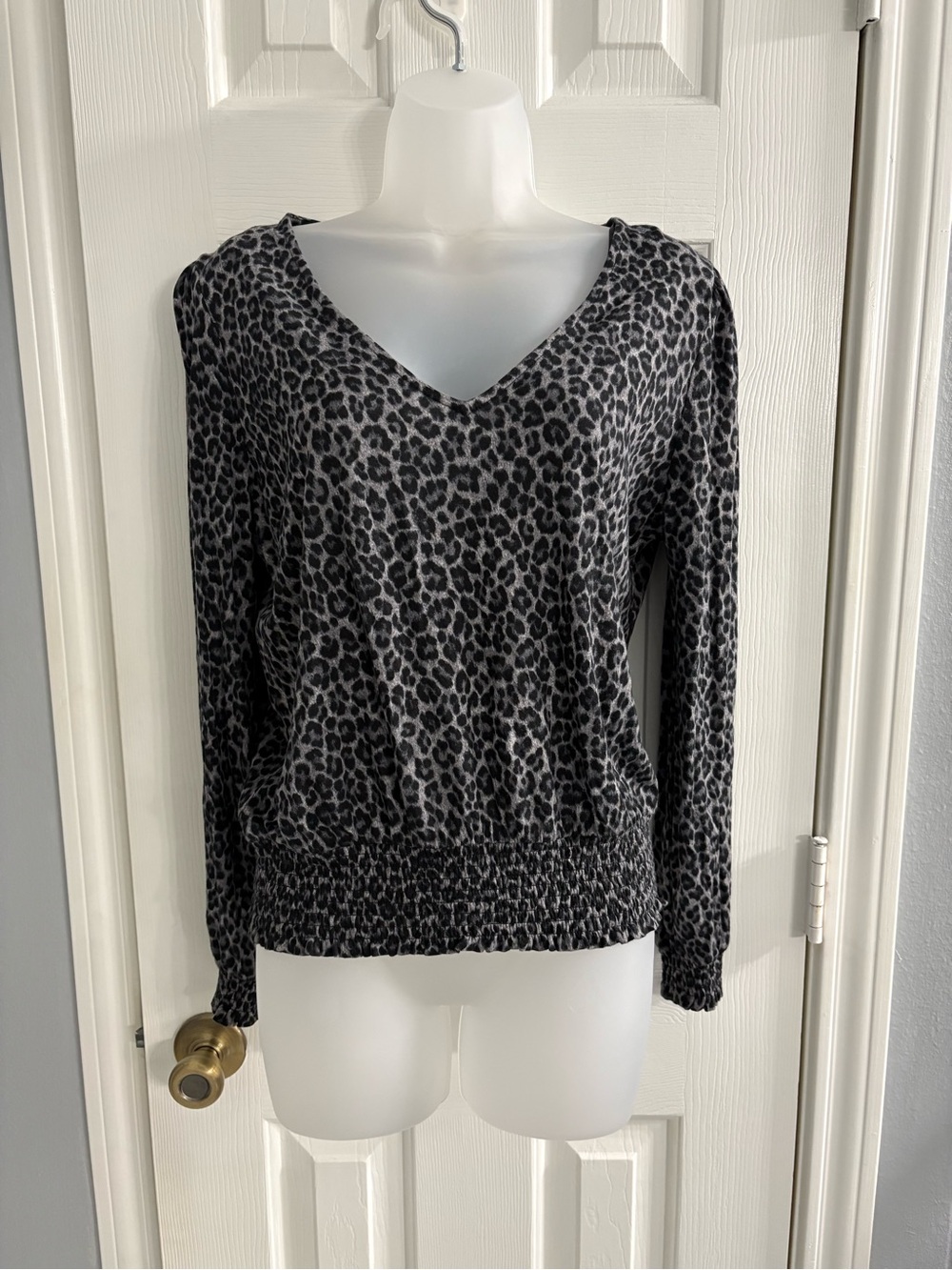 Michael Kors Black & Gray Leopard V-Neck Long Sleeve Top